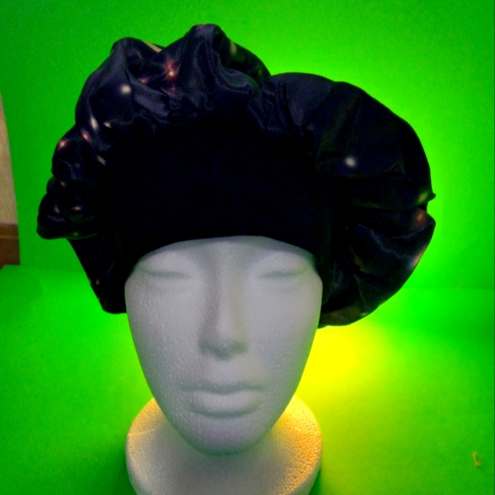 NWT  PISCE ZODIAC BONNETS